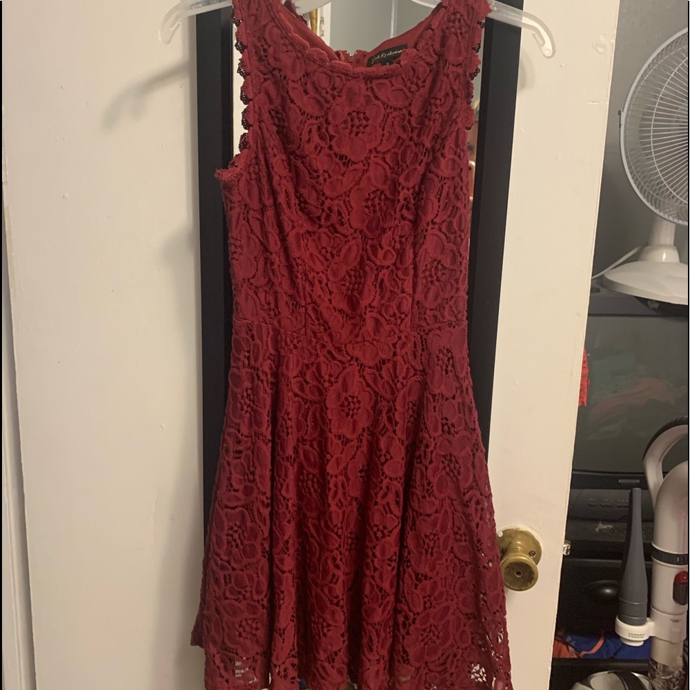 Beautiful Jodi Kristopher, size 3 burgundy short sleeveless dress